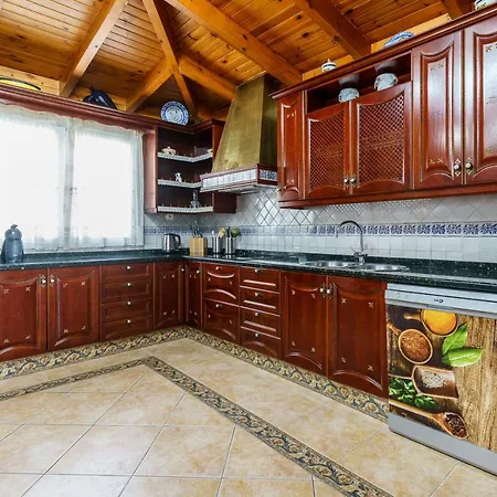 Margarita Villa *